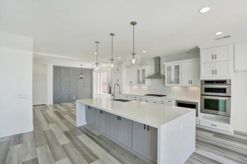 Main street kitchen and flooring - Aliso Viejo Home Remodeling